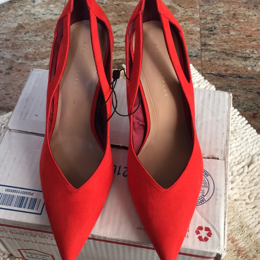 Hot red Zara hells New size 40